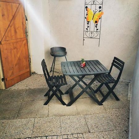 Studio très agréable totalement indépendant dans maison avec cour sans vis à vis Villa Vittel Exterior foto